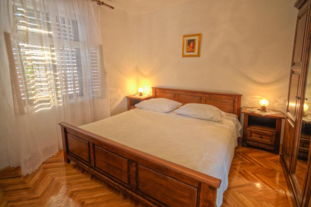 Guesthouse Wish Stari Grad  Pokoj fotografie