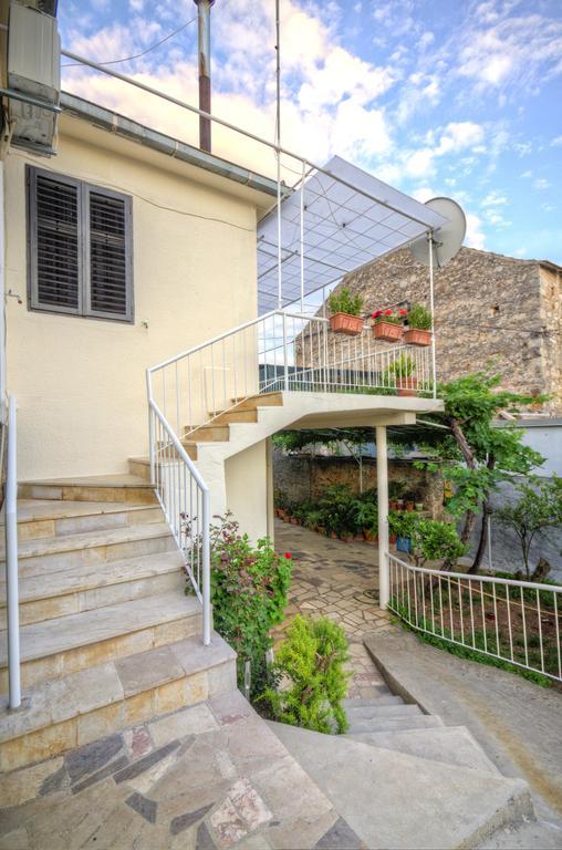 Guesthouse Wish Stari Grad  Exteriér fotografie