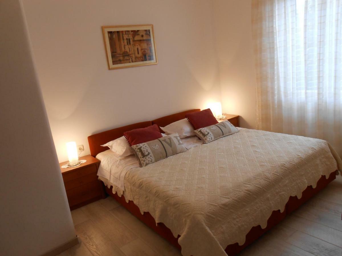 Guesthouse Wish Stari Grad  Exteriér fotografie