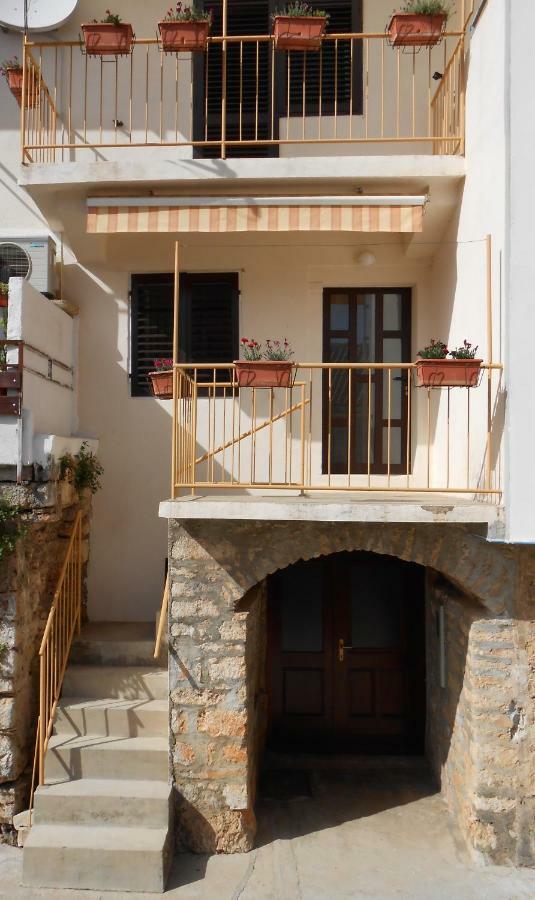 Guesthouse Wish Stari Grad  Exteriér fotografie